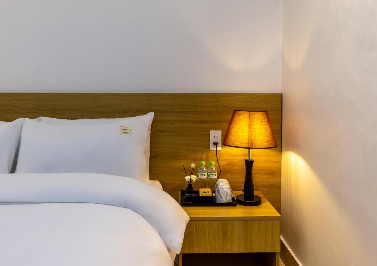 Cat Ba Hongkong Hotel Dong Khe Sau Exteriör bild